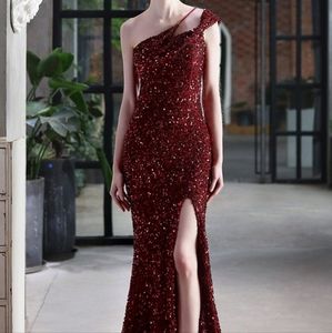 NWT Burgundy Sequin Elegant Sexy High Slit Formal Dress Evening Gown